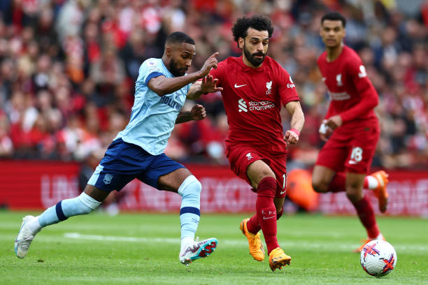 卫冕冠军并 卫冕冠军并